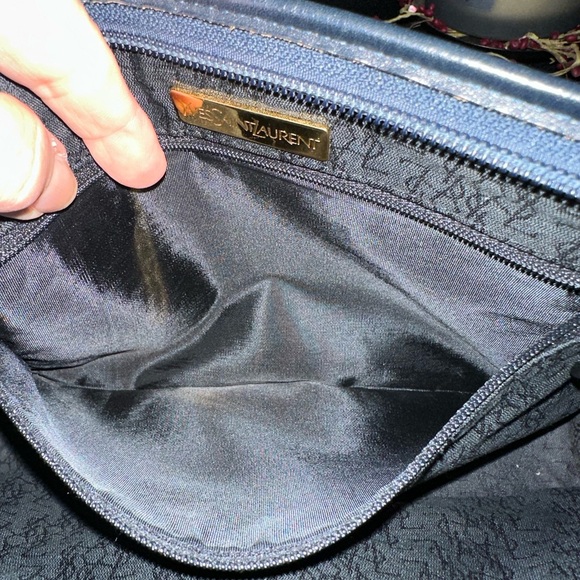 YSL clutch with chain. In excellent condition. Blue/white color w gold chain. - Picture 8 of 11